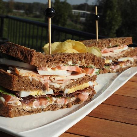 Cafe Brasserie Het Heerenhuis Het Kalf Dış mekan fotoğraf
