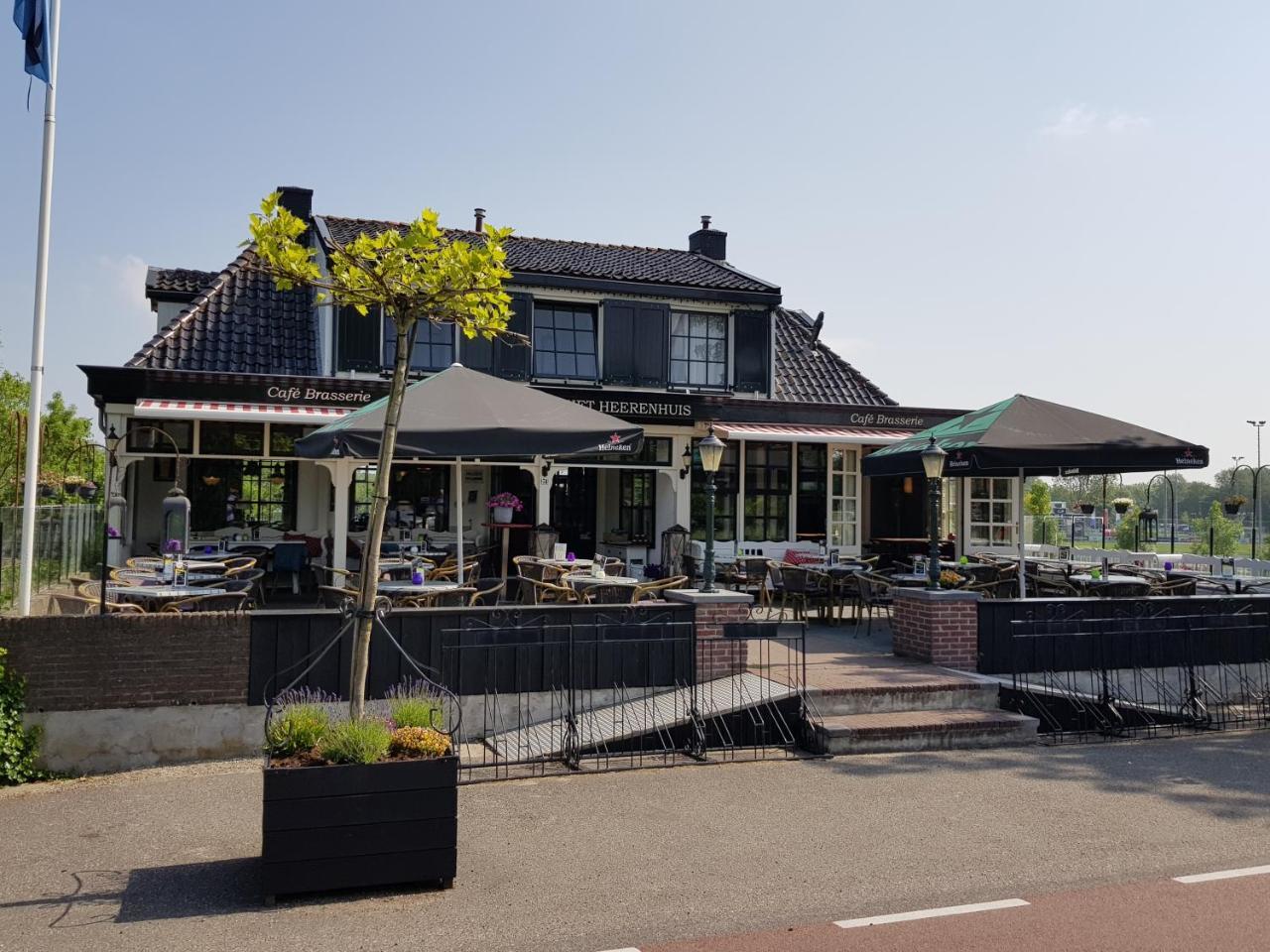 Cafe Brasserie Het Heerenhuis Het Kalf Dış mekan fotoğraf
